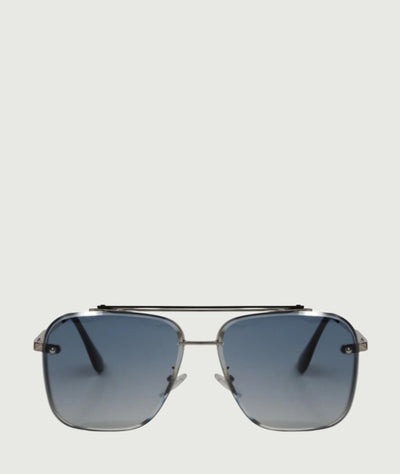 blue lenses and silver frame aviator sunglasses with metal fromae and gradient lenses. Oversized fit. Trendy and stylish sunglasses
