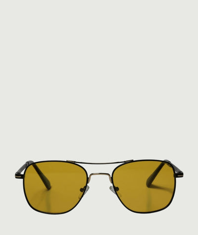 Aviator sunglasses with metal frame and yellow tinted lenses